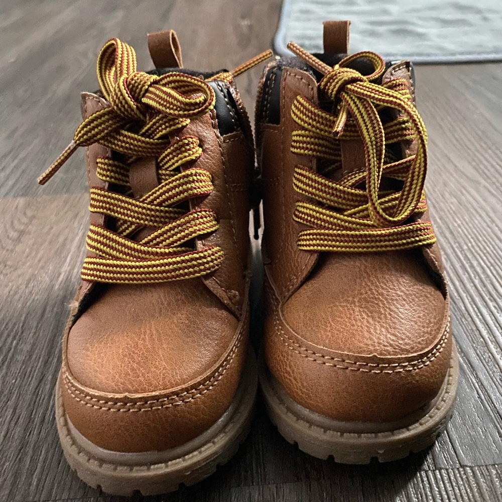 Carter size 4 toddler leather boots